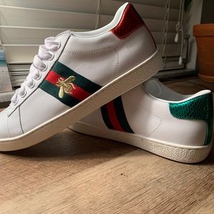 Gucci women’s shoe ace (size 9)